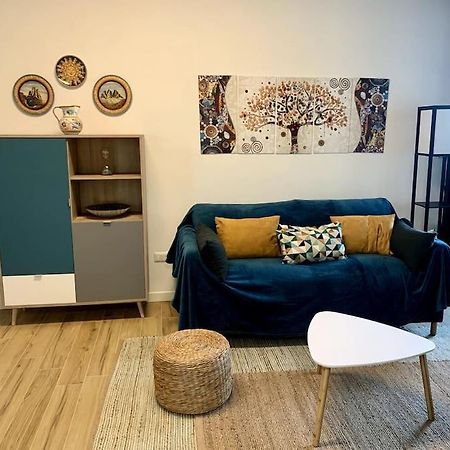 Appartamento Con Terrazzo Sui Tetti Milanesi Kültér fotó